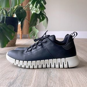 Ecco Mens EU 42 GRUUV SNEAKER black